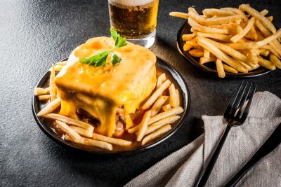 Francesinha, the most typical dish of Porto