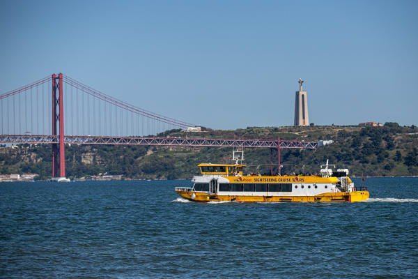 25 de Abril Bridge and Cristo Rei Statue - Lisbon