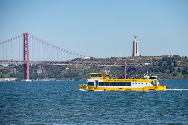 25 de Abril Bridge - Yellow Boat Tour
