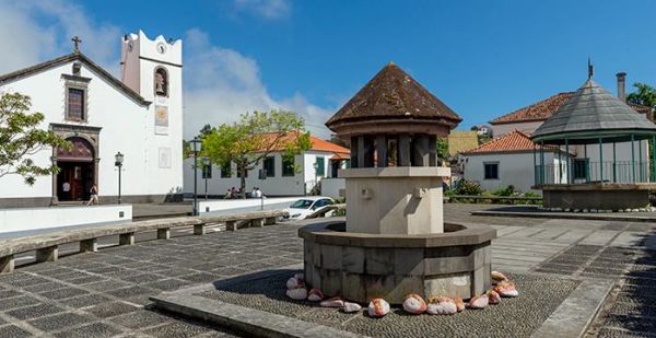 General Craveiro Lopes Fountain