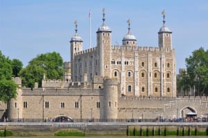 Hop-on Hop-off London Bus Tour & Tower of London
