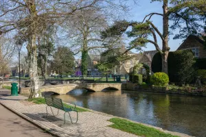 Private full-day tour of the Cotswolds