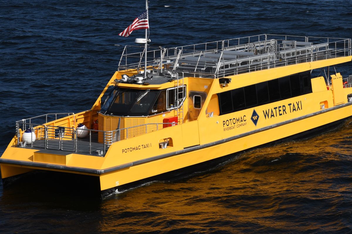 Potomac River Water Taxi - DC Boat Tours - CitySights potomac-river-water-taxi-dc-boat-tours-citysights