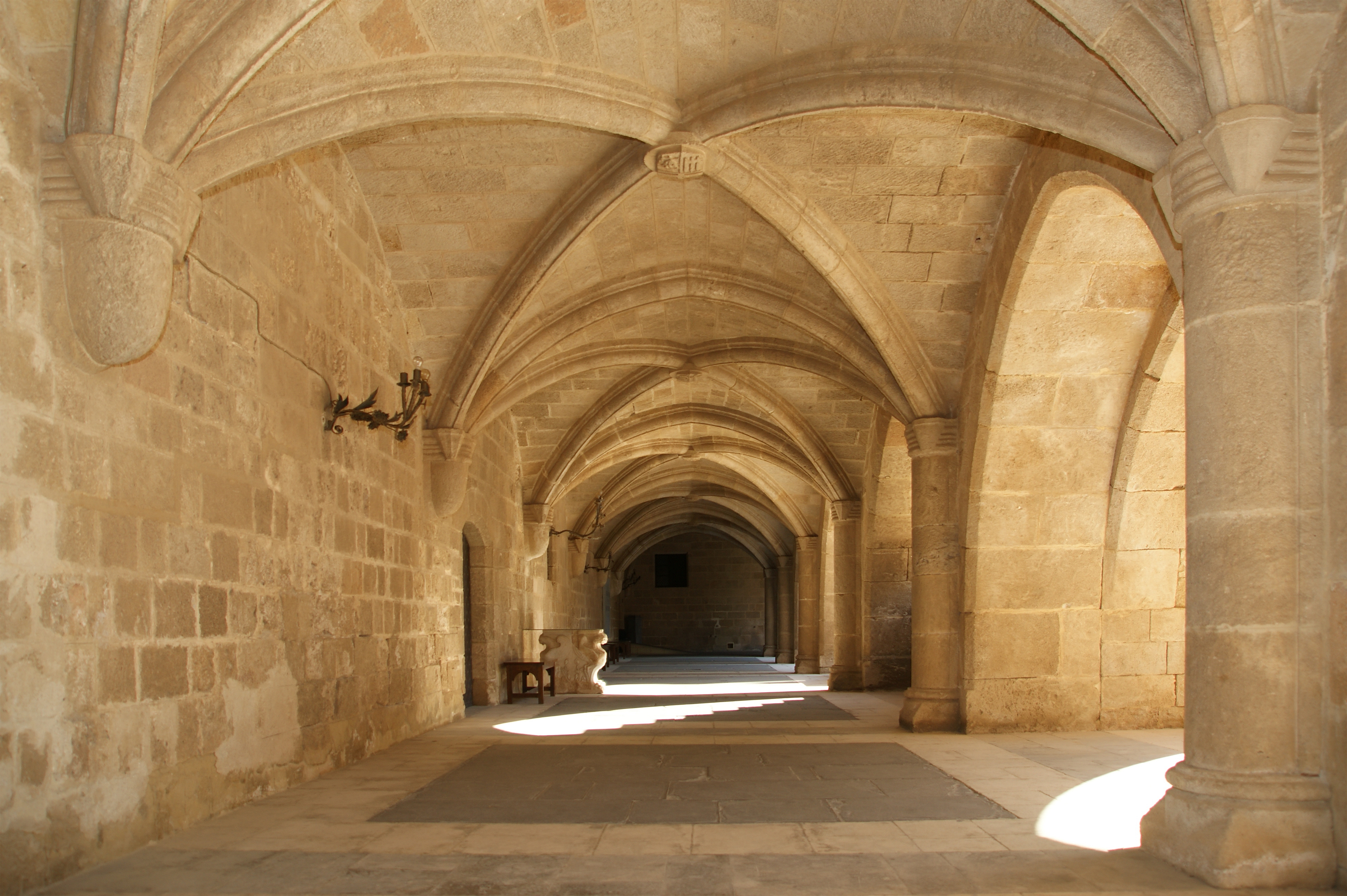 Palace of Grand Master Entry Ticket with Rhodes Town Self-guided Audio Tour - Alojamientos en Rhodes