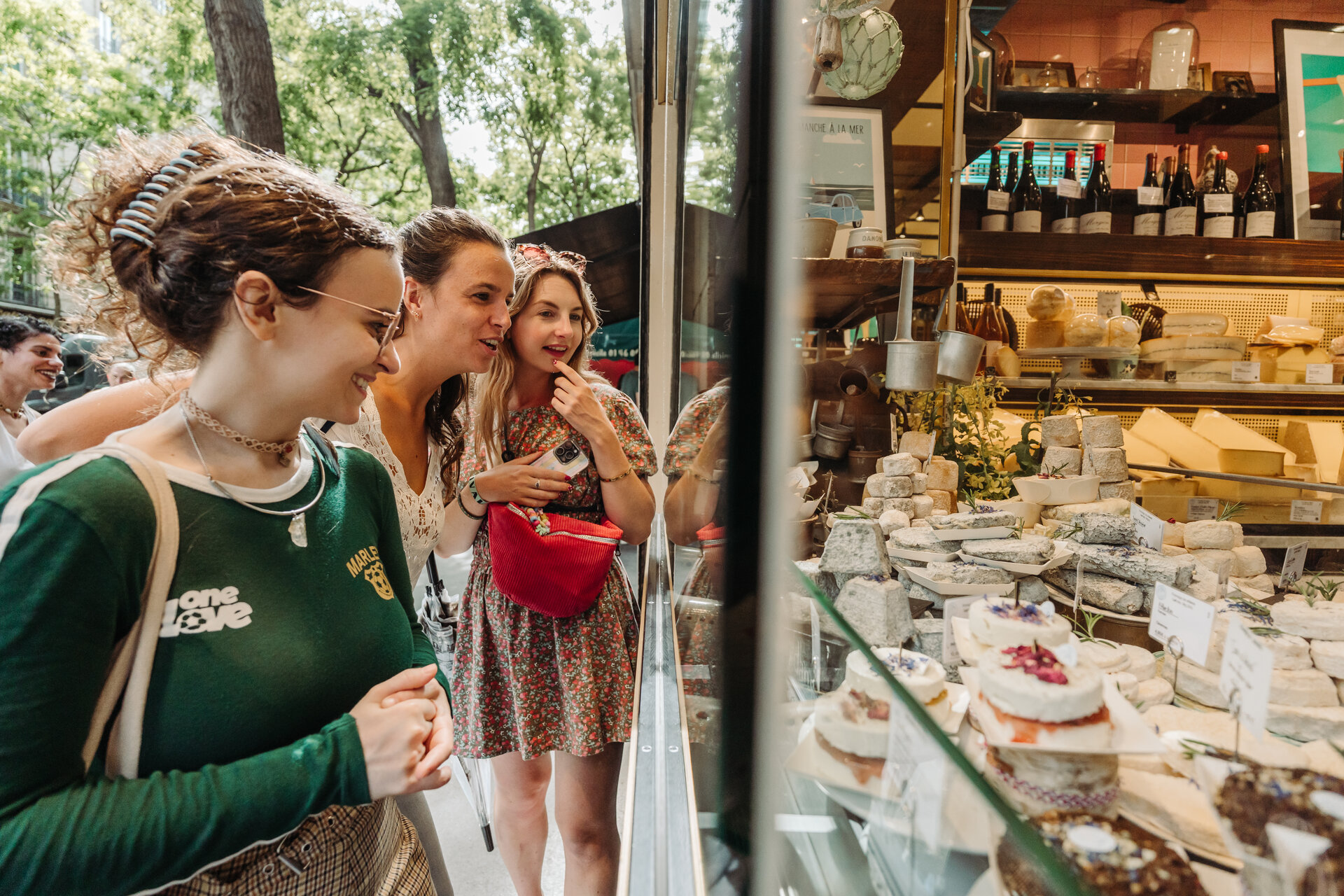 Montmartre Like a Local: Paris Food Tour in Semi-Private Group - Alloggi in Parigi