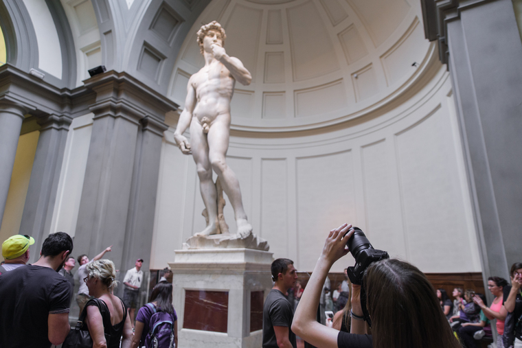 Tour a Piedi di Firenze con Visita Guidata alla Galleria dell'Accademia in Piccoli Gruppi - Alloggi in Firenze