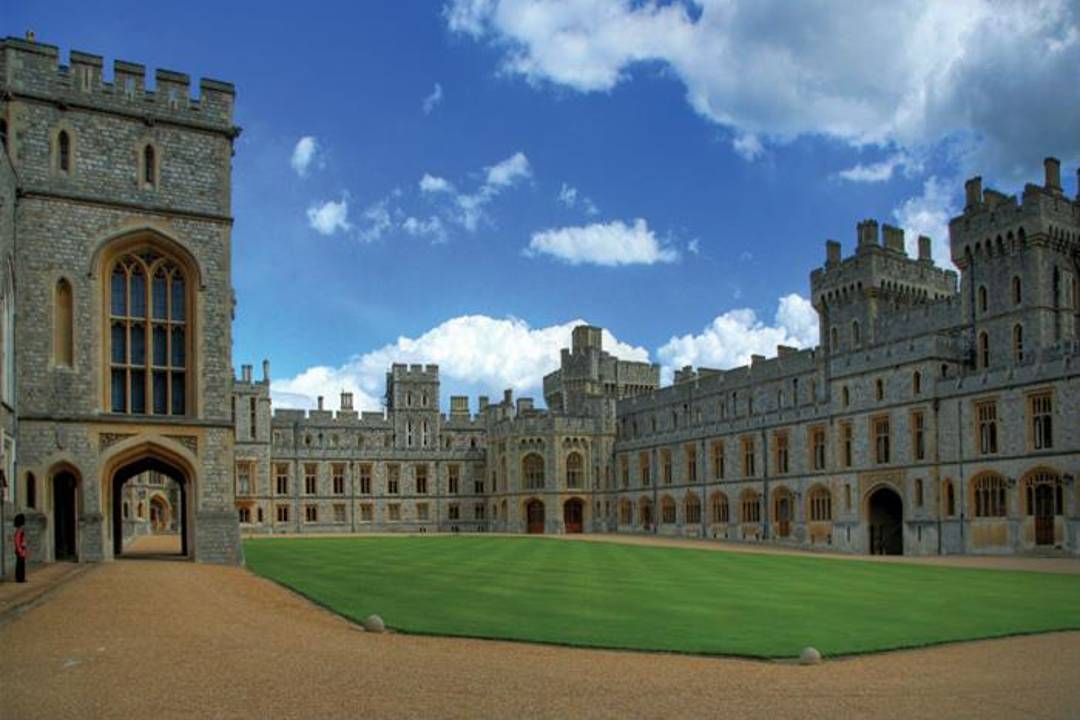 Day Trip to Windsor by Rail includes entry to Windsor Castle – Image 2 | WeShare
