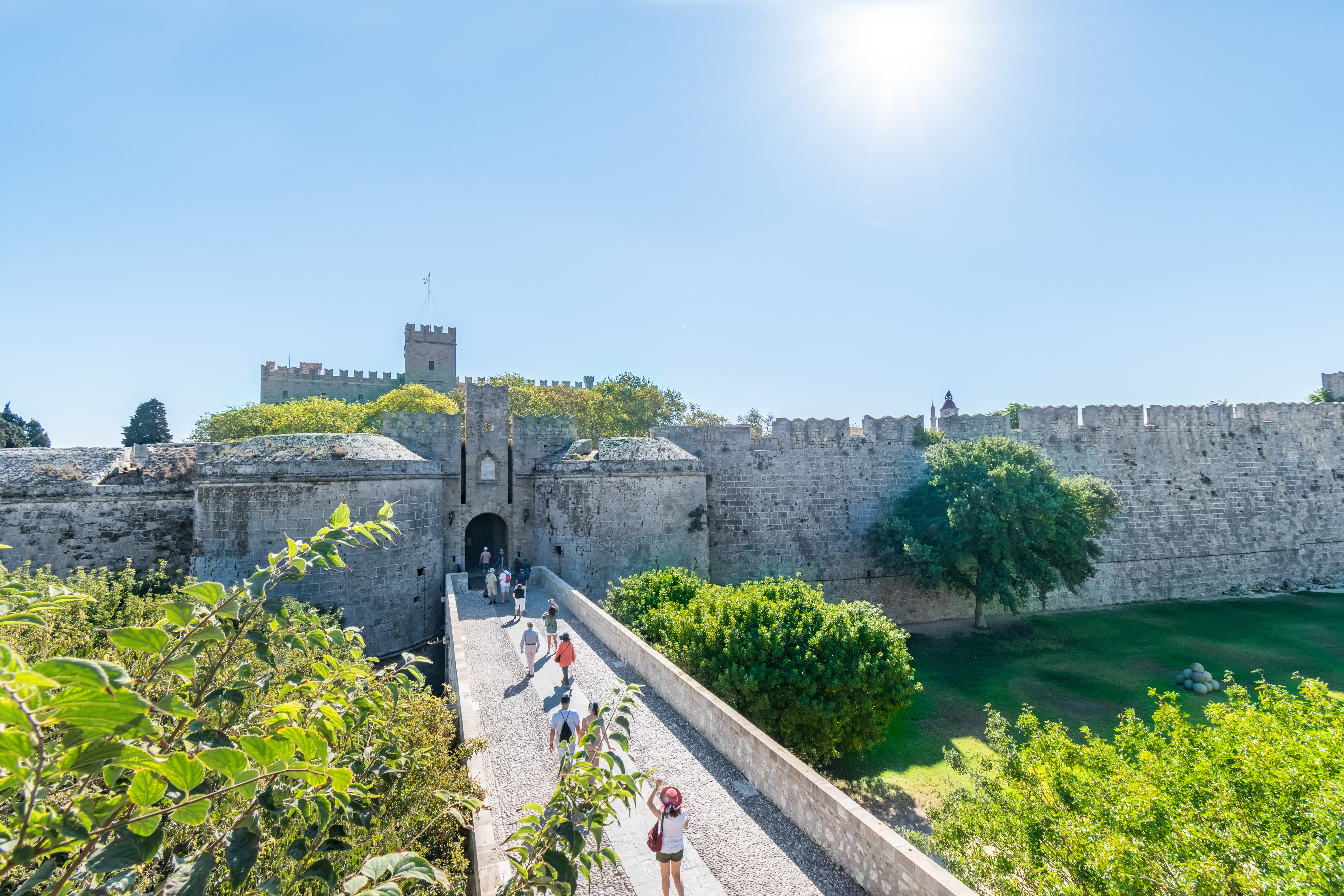Palace of Grand Master Entry Ticket with Rhodes Town Self-guided Audio Tour - Alojamientos en Rhodes