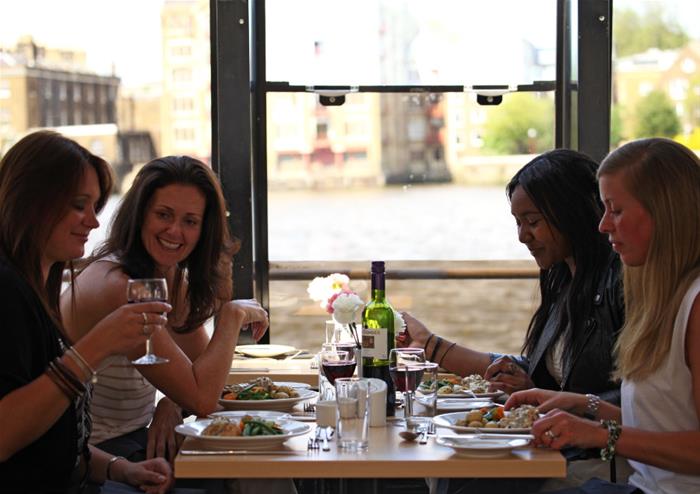 Lunch Cruise on the River Thames – Image 3 | WeShare