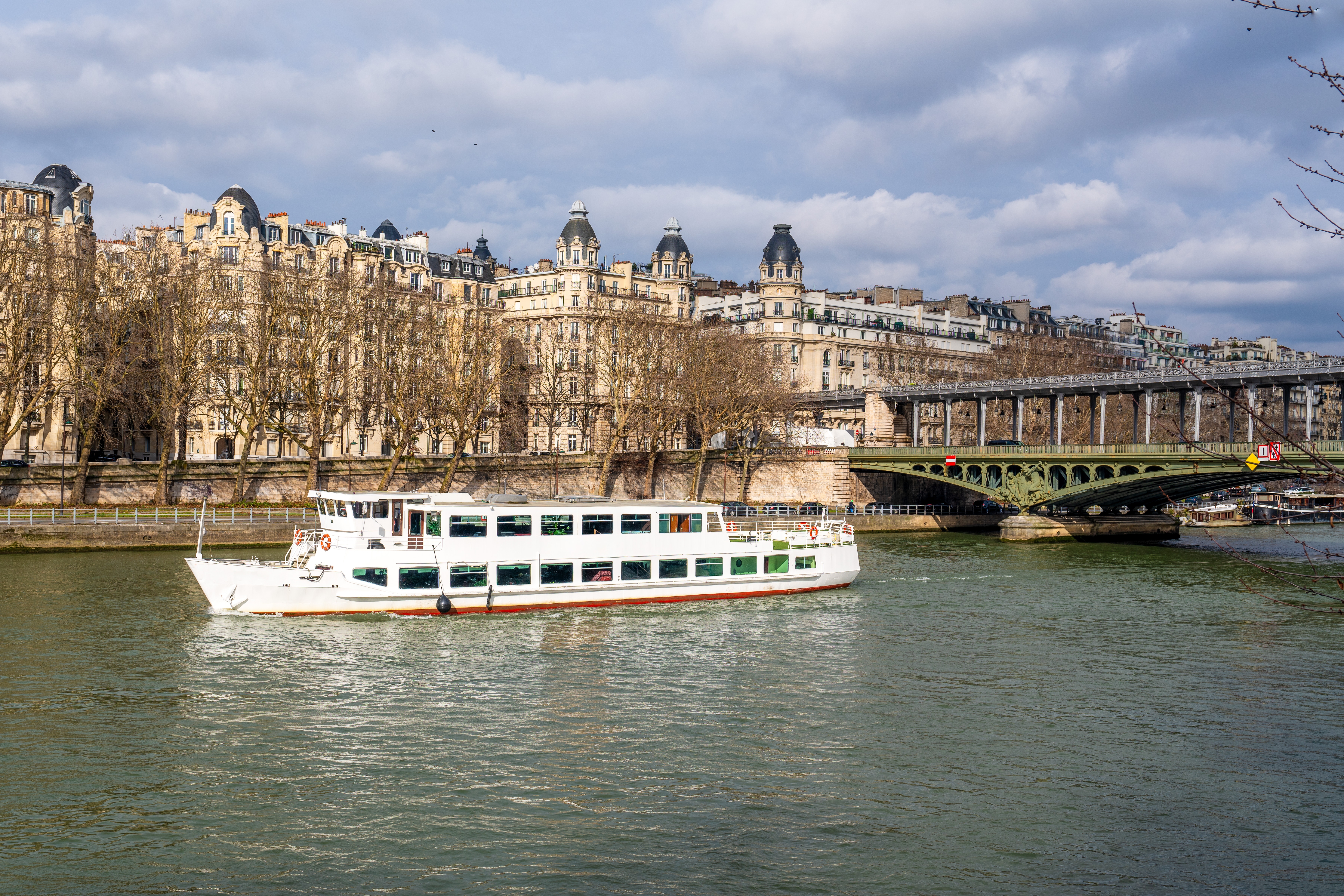 Day Trip to Paris with a 3-course Lunch – Image 2 | WeShare