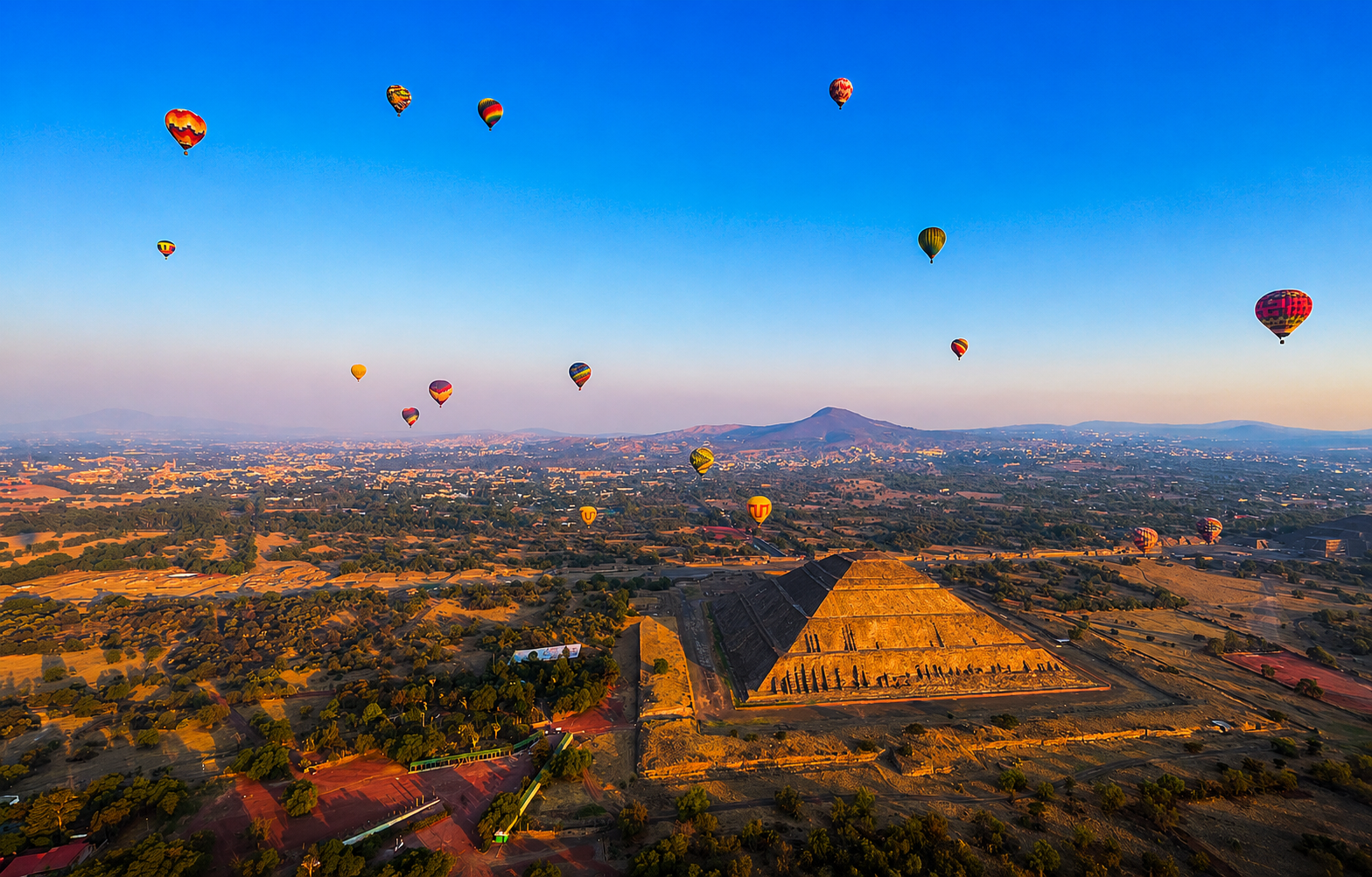 Vuelo en globo sobre Teotihuacán con visita guiada opcional a las Pirámides y Basílica de Guadalupe