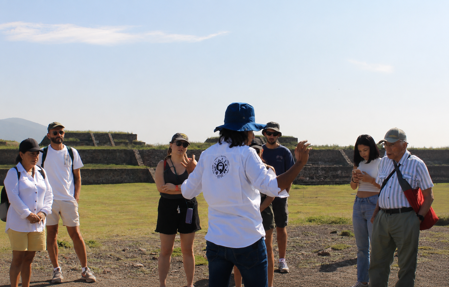 Combo: Teotihuacan Access Temprano + México Prehispánico Tour a pie