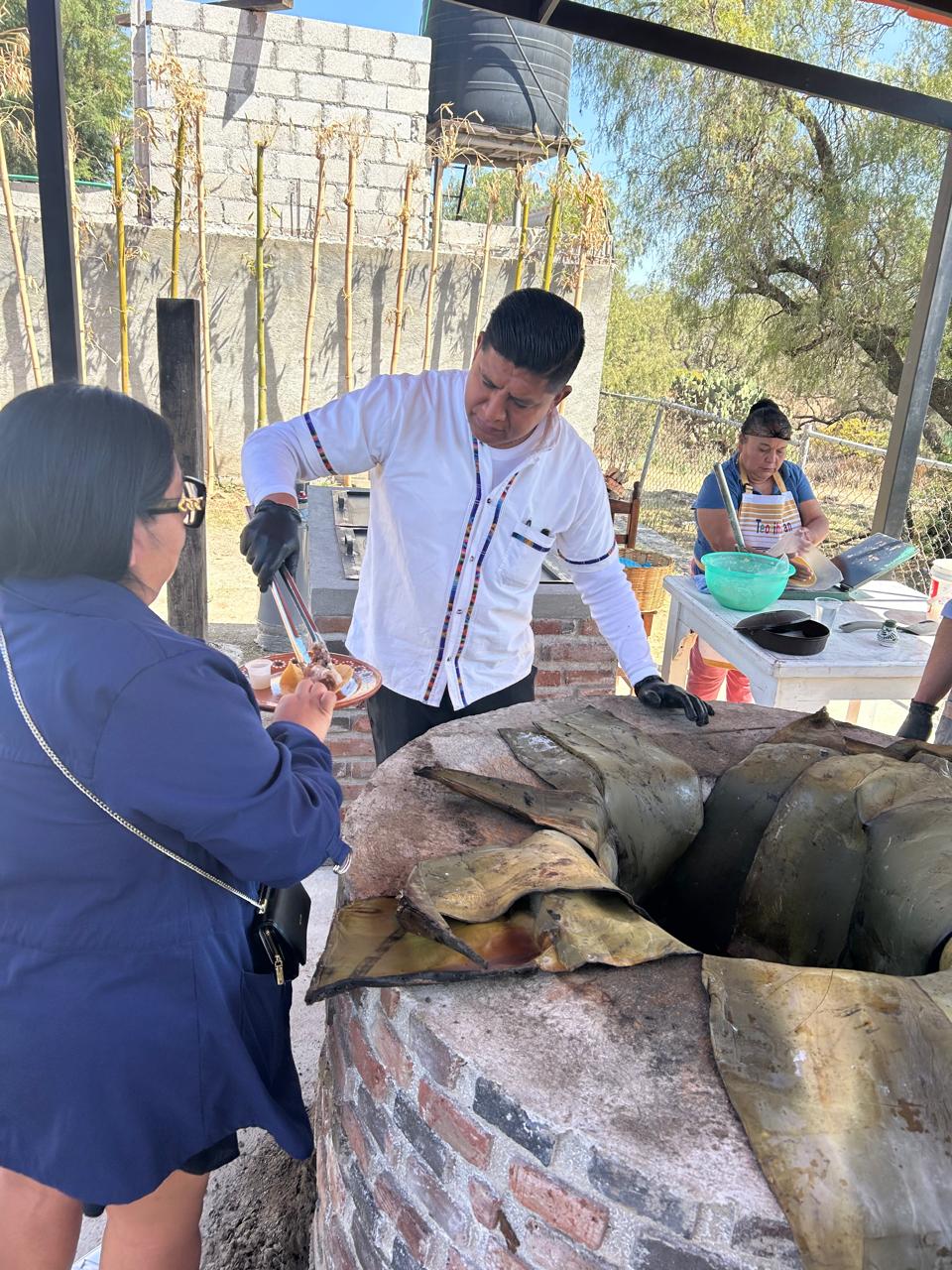 Teotihuacan Pyramids and Basilica of Guadalupe Tour with Barbacoa Gastronomic Experience