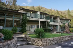 Yosemite Overnight Tour from San Francisco with Cedar Lodge Stay