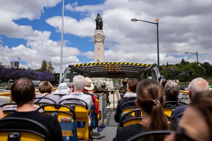 Marquês_de_Pombal_Modern_Lisbon_Bus_Tour_l3c3b7