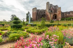 Kenilworth Castle and Elizabethan Garden