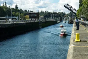 Hop and One-Way Locks Boat from Pier 55 and Shuttle
