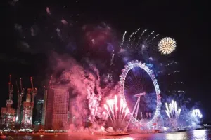 New Year’s Eve Thames Dinner & Cruise with Fireworks aboard the Sapele