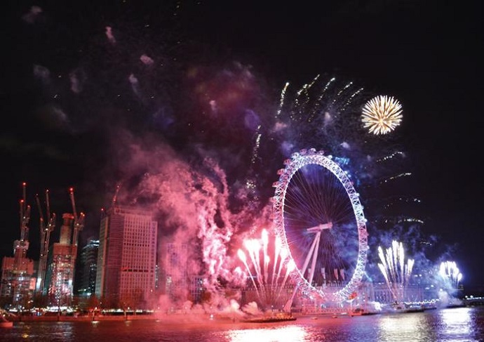 New Year's Eve Thames Dinner & Cruise with Fireworks aboard the Sapele