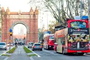 Barcelona City Tour Hop on – Hop Off and Eco Catamaran Cruise