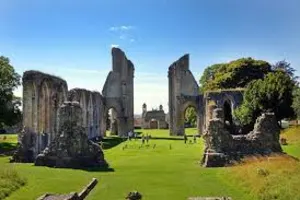 Stonehenge, Glastonbury and Avebury - Small Group Tour