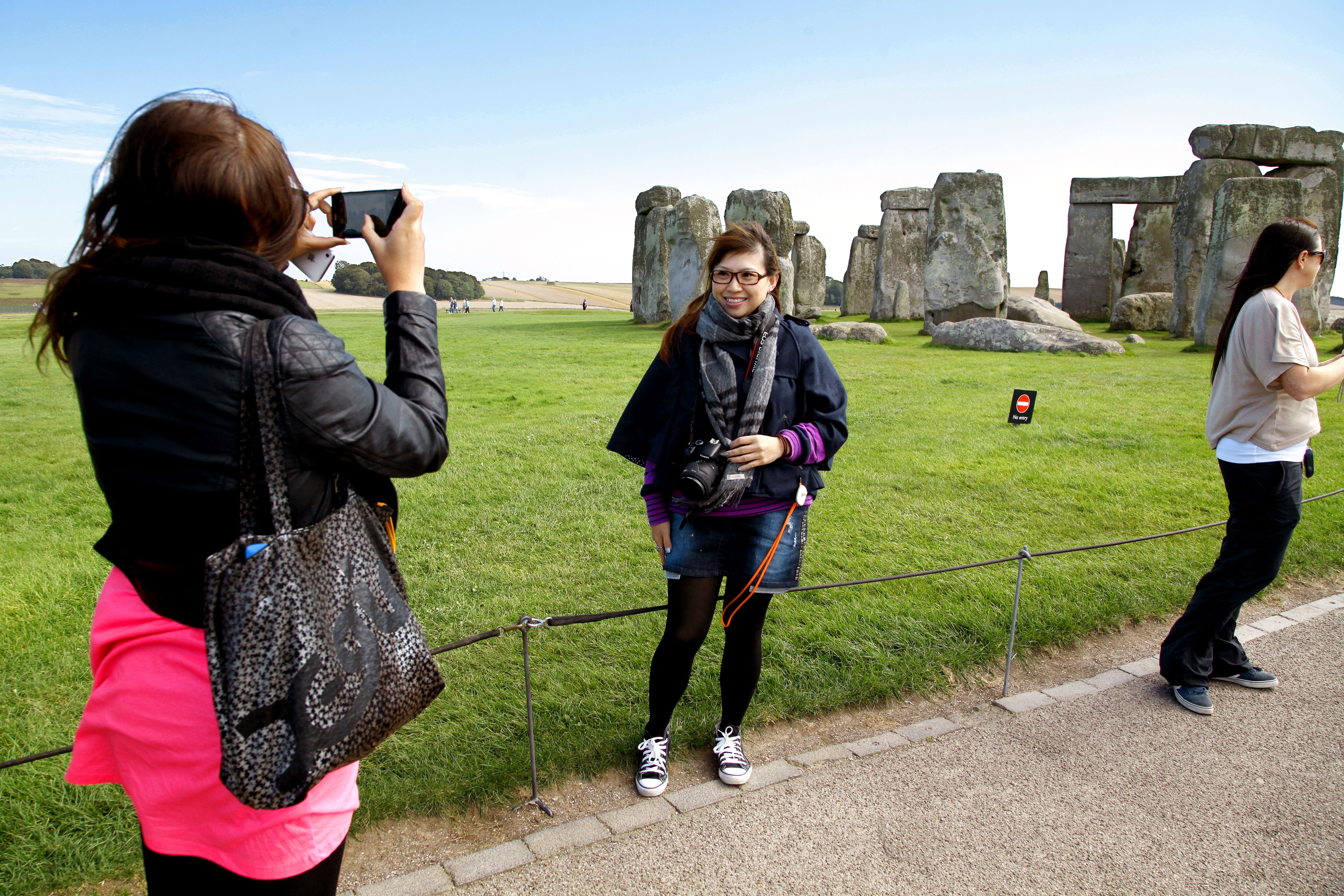 England In One Day - Stonehenge, Bath, Stratford & The Cotswolds
