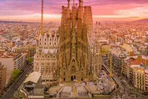 Barcelona Architecture Walking Tour + Casa Batlló