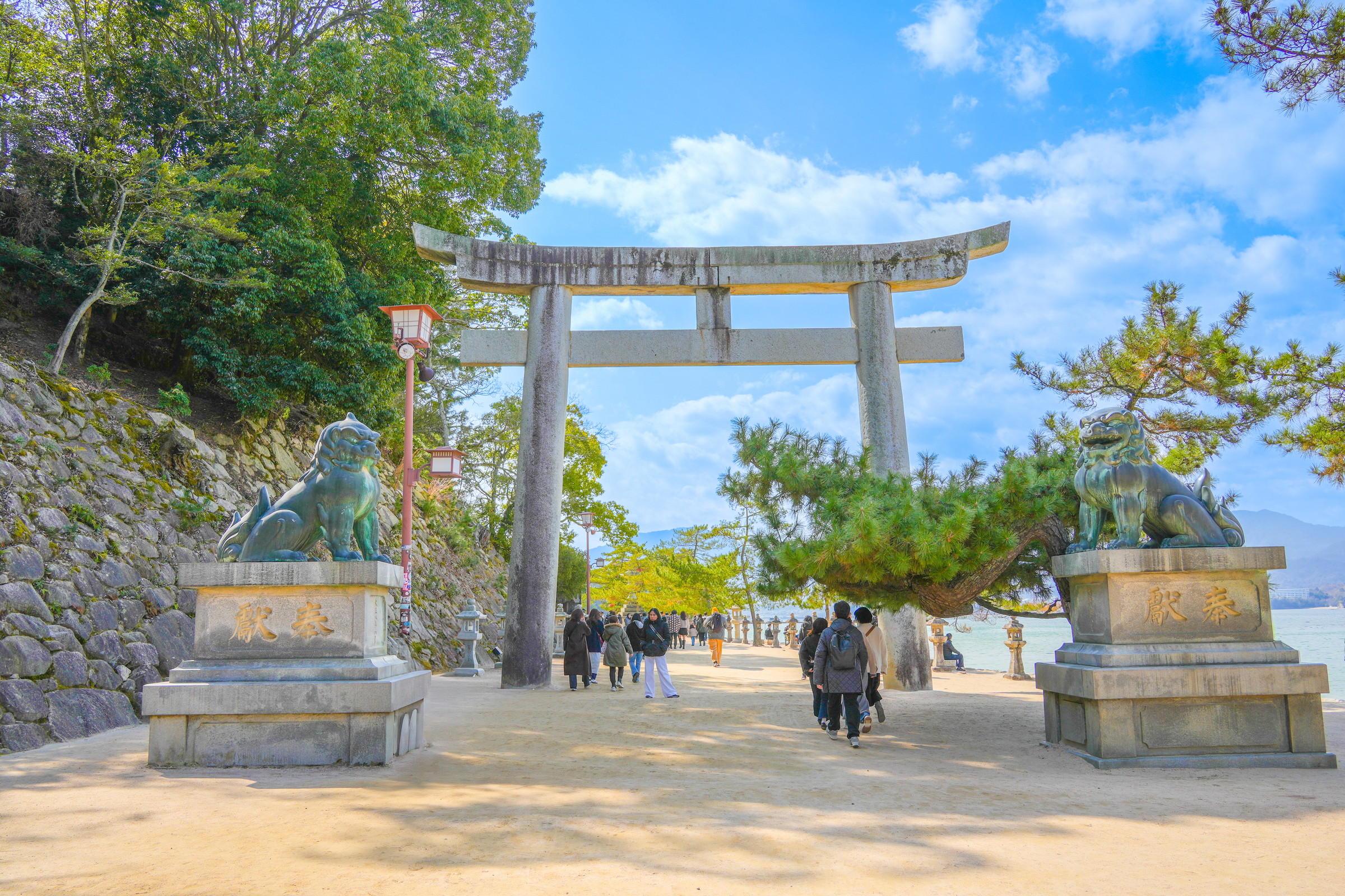 Day Trip to Hiroshima & Miyajima with Itsukushima Shrine & Ferry from Tokyo