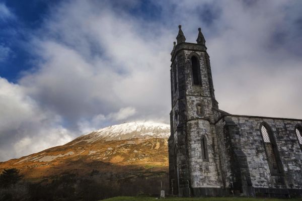 Explore the 17th century Church of the Poisoned Glen (Gleann Nemhe), located in the heart of the Derryveagh Mountains.