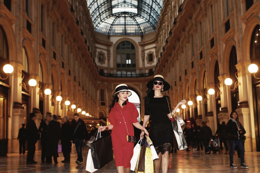 premium-milan-boutique-tour-personal-stylist-women-shopping-milan.jpg