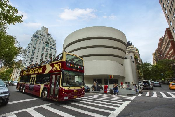 Big Bus NY Classic Tour passing Guggenheim Museum