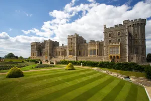 Heritage and Luxury: Windsor, Bath & Stonehenge