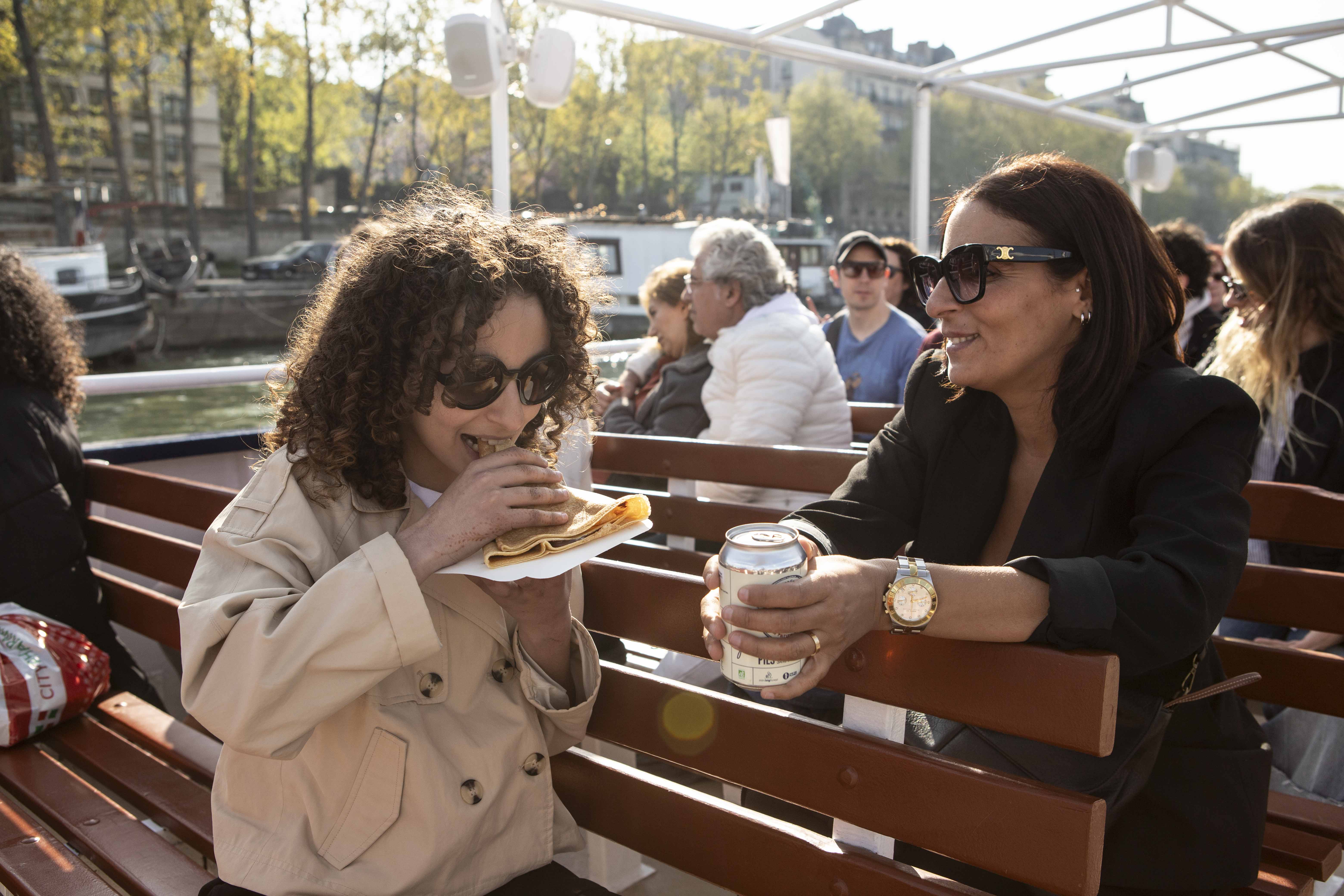 Crociera Guidata sulla Senna con Spuntino - Alloggi in Parigi