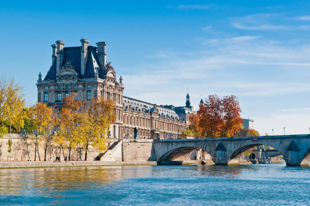 Escorted Day Trip to Paris with Eiffel Tower, Notre Dame and Lunch Cruise – Image 1 | WeShare