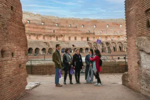 Tour per Piccoli Gruppi del Colosseo con Foro Romano e Palatino