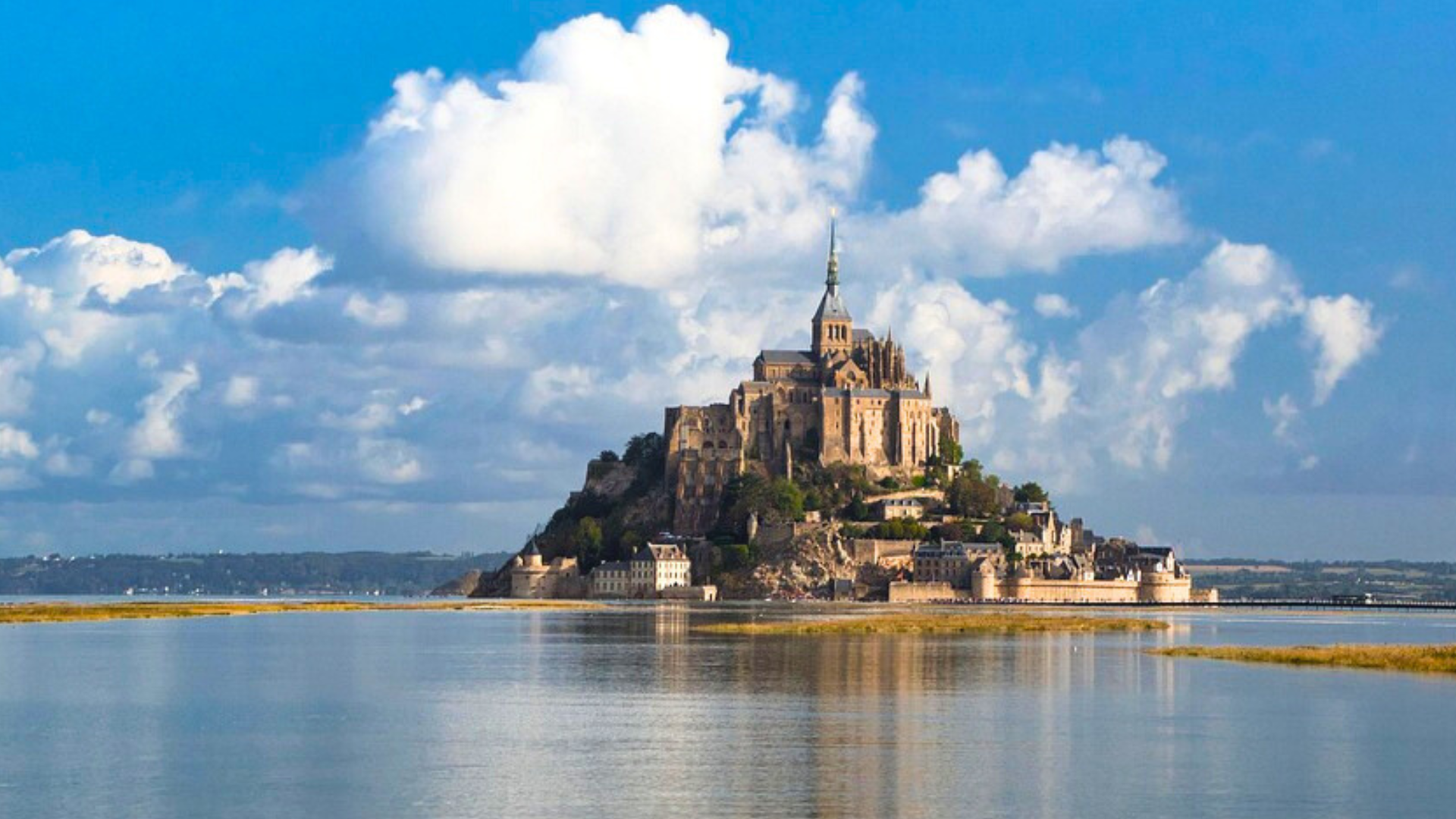 D-Day Experience: Omaha Beach, Pointe du Hoc & Mont Saint-Michel in One Day