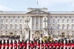 Royal London Walking Tour with entry to Buckingham Palace.