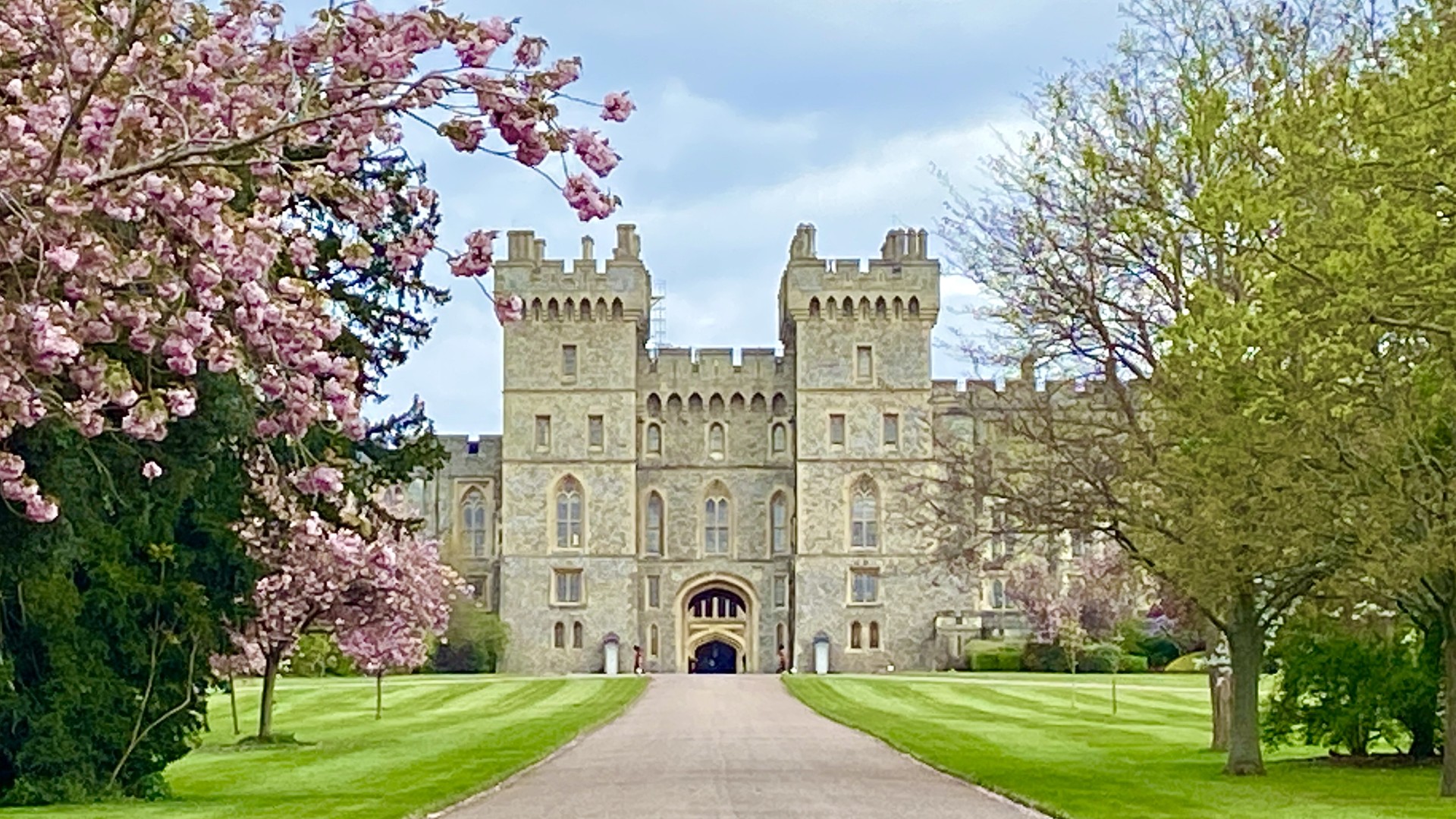 Windsor, Stonehenge and Bath with Entrance Tickets Day Trip from London - Accommodations in London