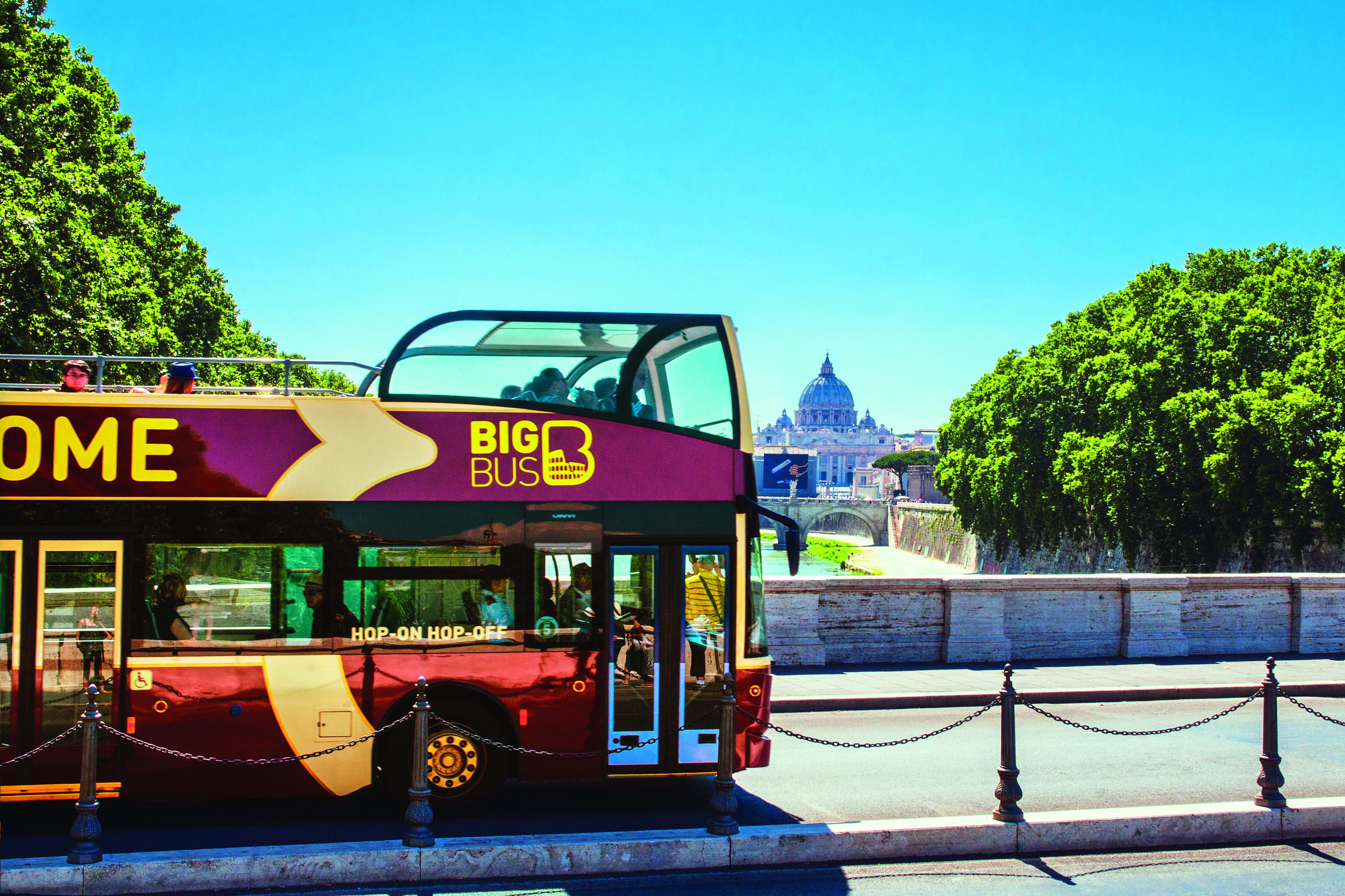 Billete Big Bus Roma Esencial 48 Horas Hop-On y Hop-Off con Visitas Autoguiadas a Pie - Alojamientos en Roma