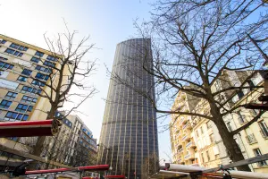 Montparnasse Tower Guided Tour: Best View of Paris