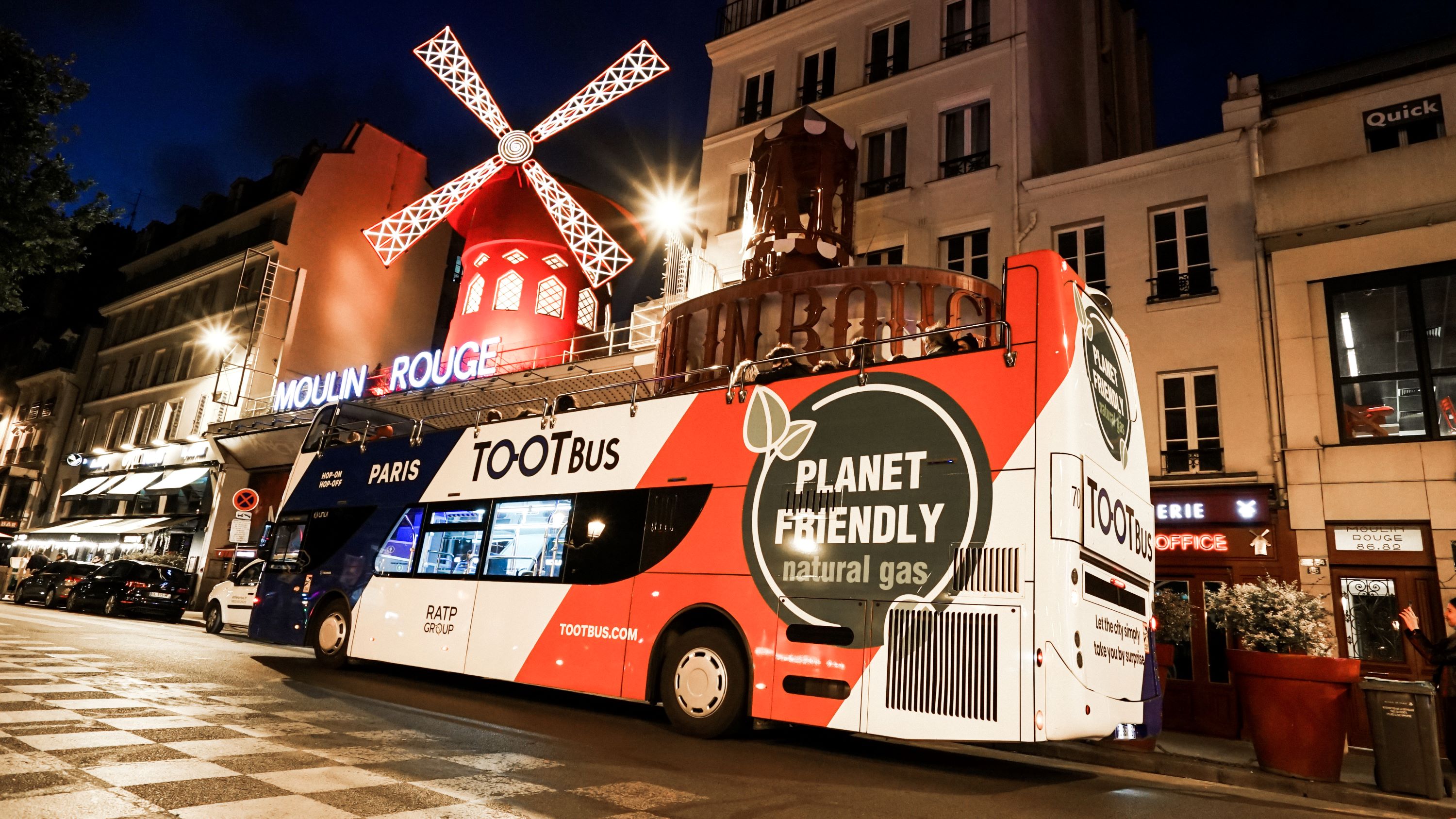 Tour Nocturno en Paris en Autobús - Alojamientos en Paris