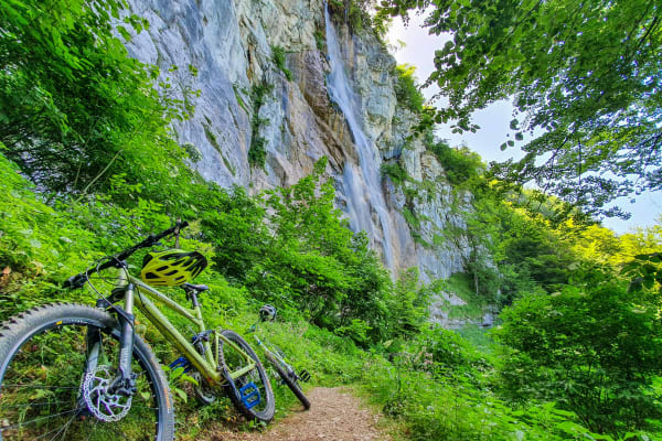 SKAKAVAC WATERFALL BIKE TOUR