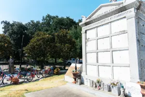 Garden District and Cemetery Bike Tour