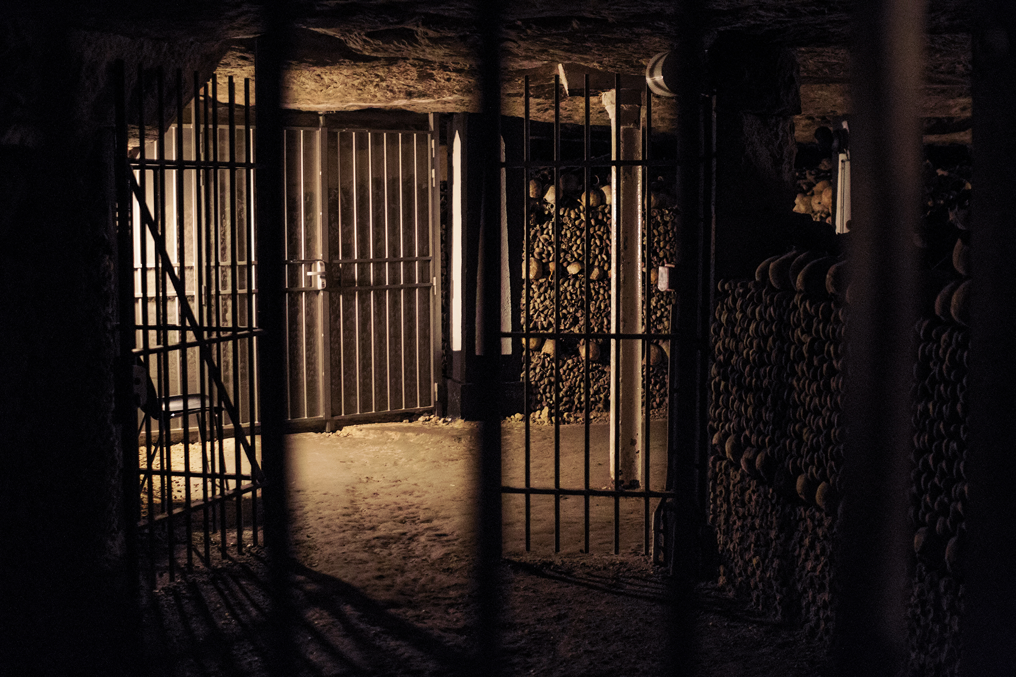 Skip-the-Line Paris Catacombs Special Access Tour in Small Group - Alojamientos en Paris