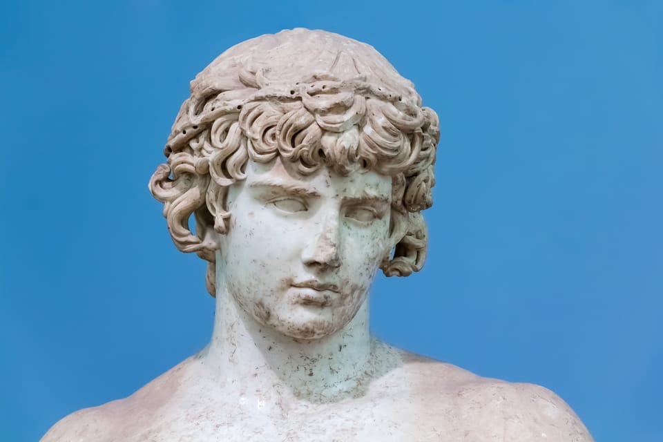 Delphi Archaeological Site and Museum Entry Ticket with Optional Self-guided Audio Tours - Acomodações em Delphi