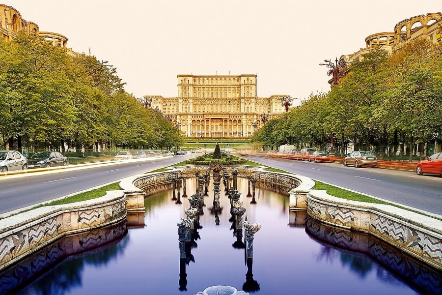 BUCHAREST HALF-DAY BIKE TOUR