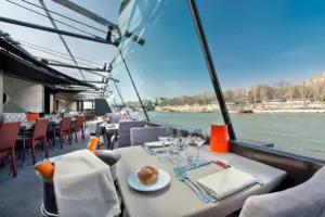 Luxury Escorted Paris Day Trip with Bateaux Parisiens Lunch Cruise