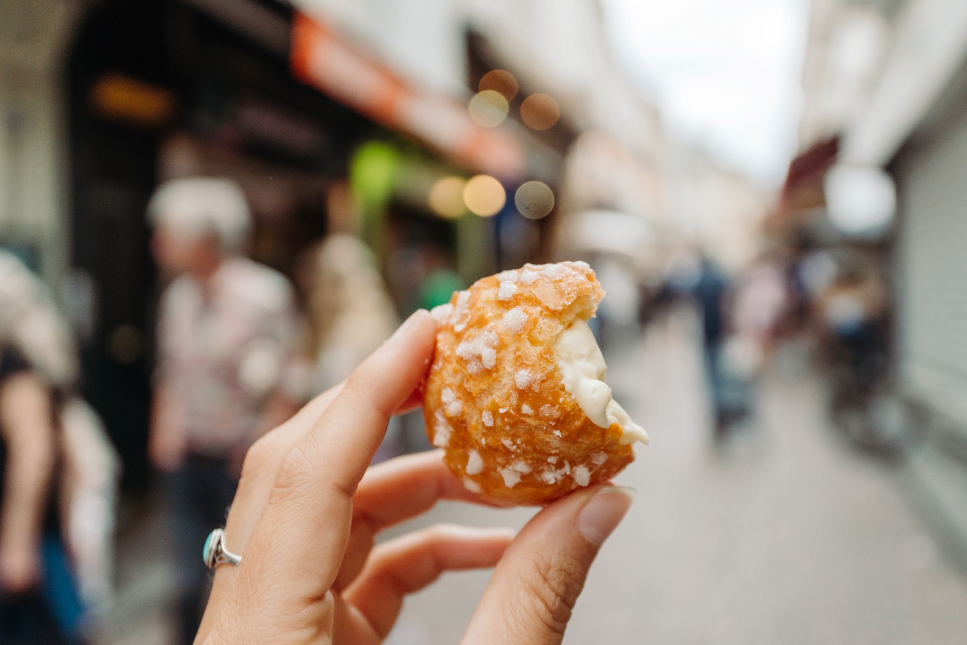 Paris Left Bank Food Tour with Latin Quarter Market in Semi-Private Group - Alloggi in Parigi