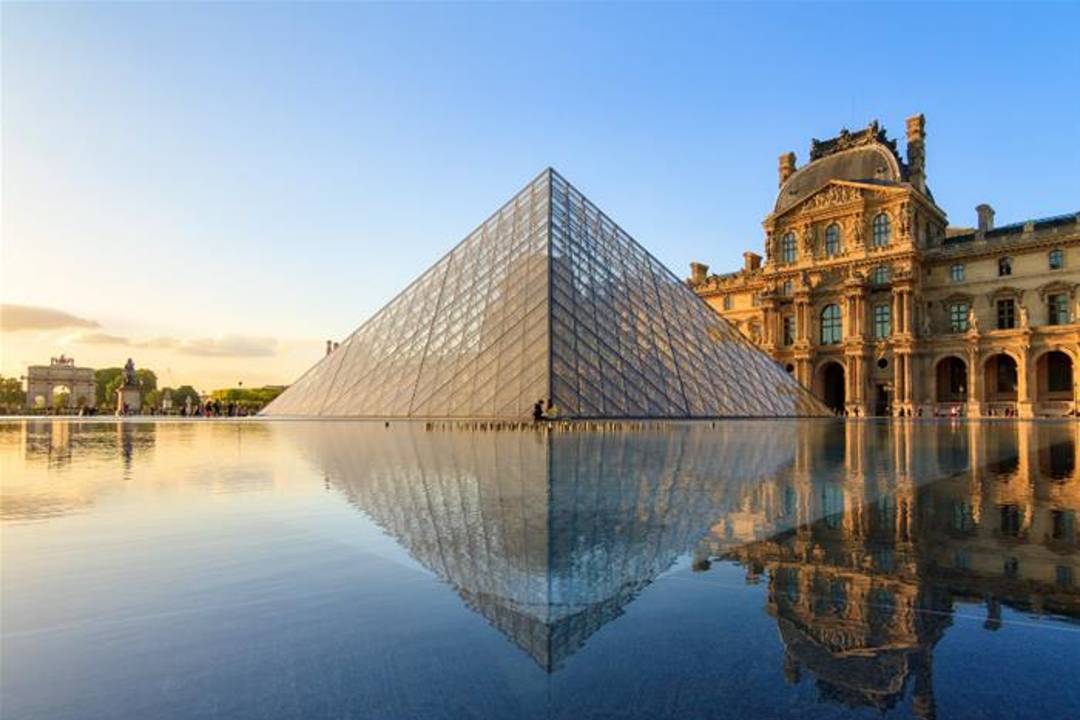 Discover Paris at Your Leisure with River Cruise or Bus Tour or Travel Card – Image 2 | WeShare