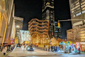 NYC Christmas Lights Bus Tour with Guided Stops